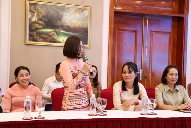 Gặp mặt Đoàn đại biểu giáo viên và học sinh tiêu biểu Trường song ngữ Lào - Việt Nam Nguyễn Du- Ảnh 8.