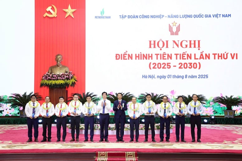 Petrovietnam: Phong trào thi đua là 'ngọn lửa soi đường' khi khó khăn- Ảnh 1.