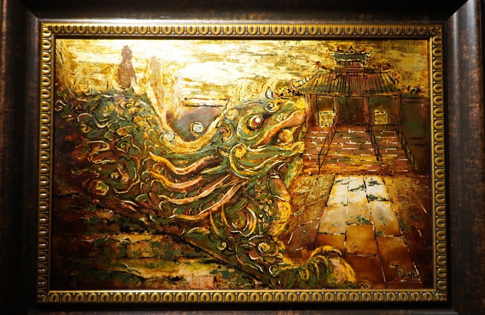 Displaying unique works about the Four Sacred Animals at Hue heritage site - photo 2