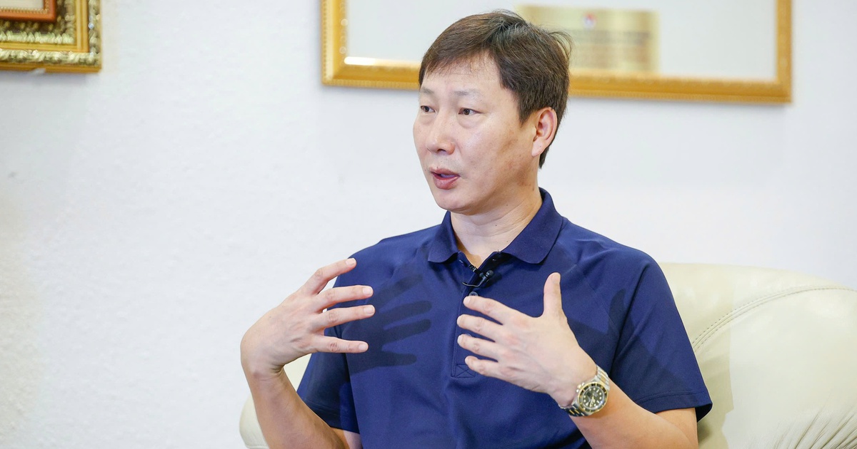 Ông Kim vẫn chưa quên sự cố bị học trò ‘đánh rơi trên không’: Ôi, tôi quá vui!