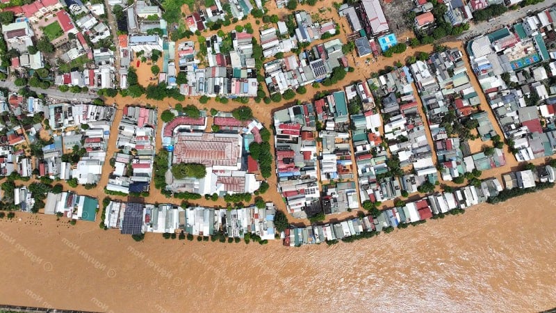 Nước lũ sông Mã dâng cao, gây ngập úng nhiều xã, trong đó có xã Sông Mã.