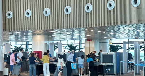 Đề xuất bỏ quy định cởi giày, thắt lưng khi kiểm tra an ninh sân bay