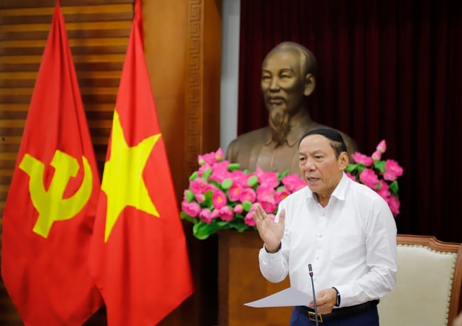 Bộ trưởng Nguyễn Văn Hùng chủ trì cuộc họp tập thể lãnh đạo Bộ VHTTDL về việc quán triệt, triển khai một số nhiệm vụ trọng tâm thời gian tới - Ảnh 3.