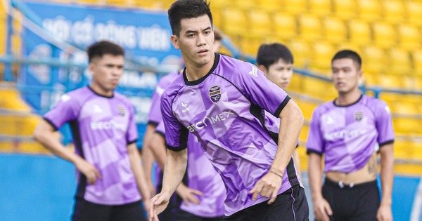 Nguyễn Tiến Linh chia tay CLB Bình Dương
