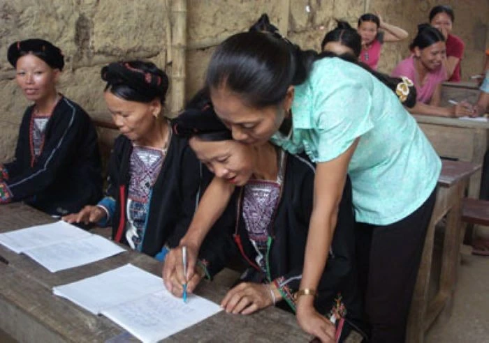 Hơn 70 nghìn học viên được huy động tham gia lớp học xóa mù chữ
