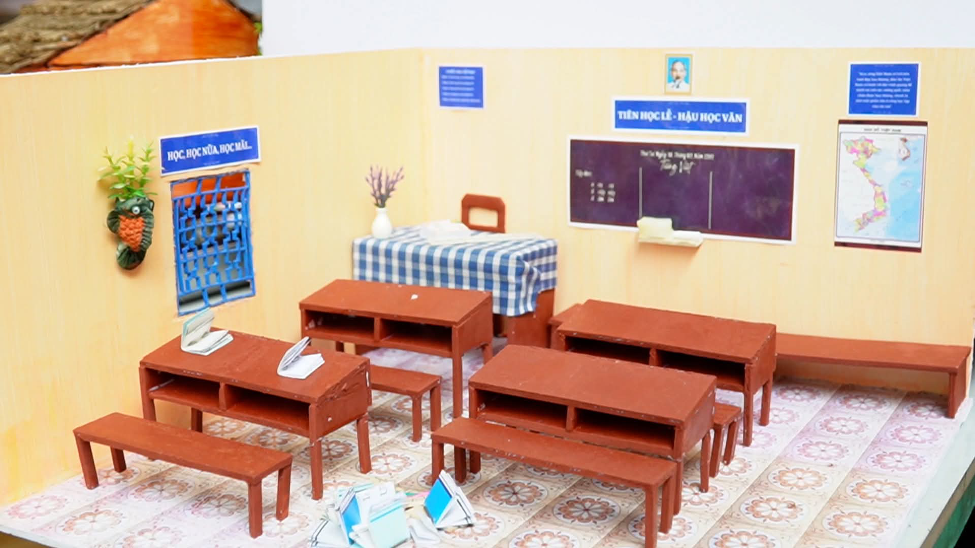 Mô hình nhà miền Tây từ bìa carton gợi nhớ ký ức tuổi thơ của nhiều người - Ảnh 4.