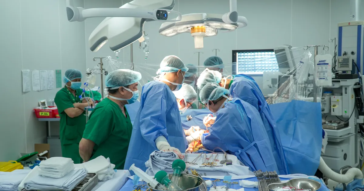 Bệnh viện Quân y 175 ghép gan cấp cứu thành công 2 người bệnh
