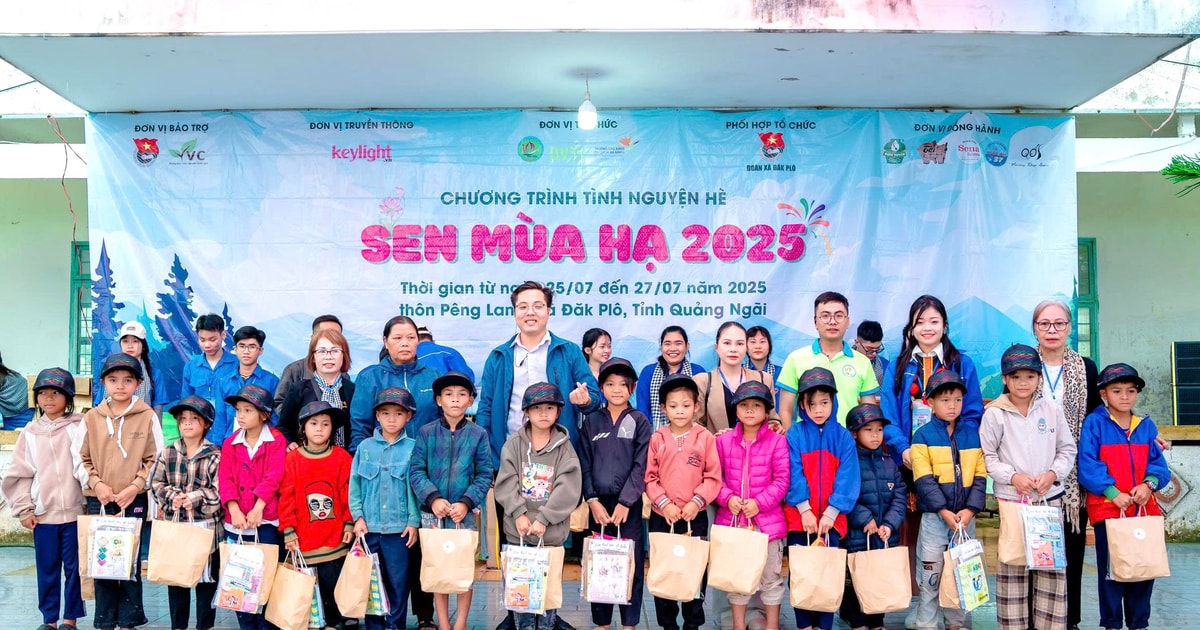 នាំក្តីស្រលាញ់ទៅឃុំព្រំដែន Quang Ngai