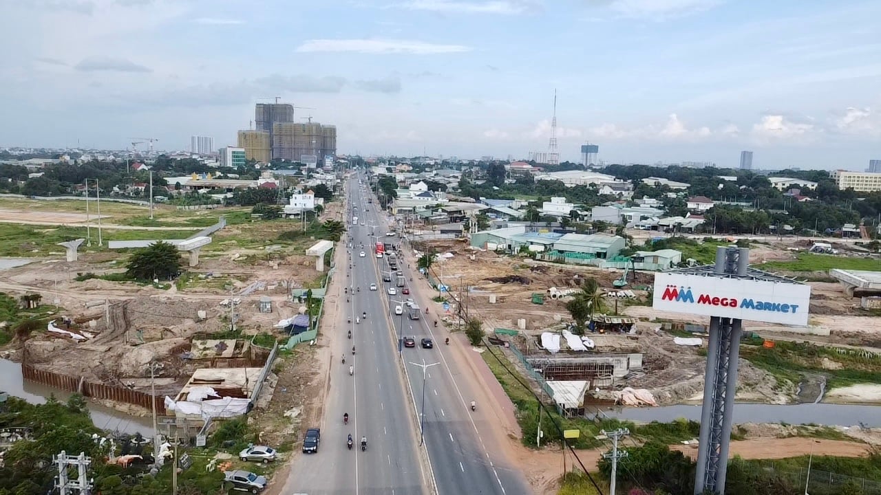 TP.HCM: Phó chủ tịch Bùi Xuân Cường kiểm tra công trình giao thông, tháo gỡ ùn tắc- Ảnh 5.