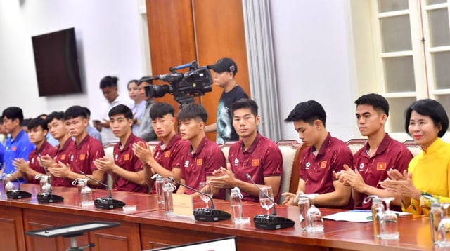 Chủ tịch VFF Trần Quốc Tuấn giao nhiệm vụ: U.23 Việt Nam vào chung kết SEA Games 33- Ảnh 2.