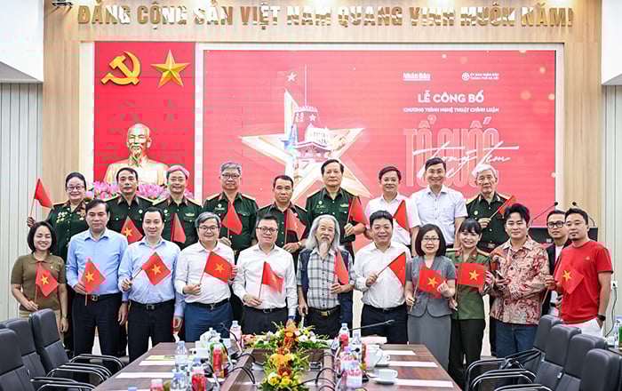 Gần 50 ngàn người sẽ hát Quốc ca trong concert “TỔ QUỐC TRONG TIM” -0