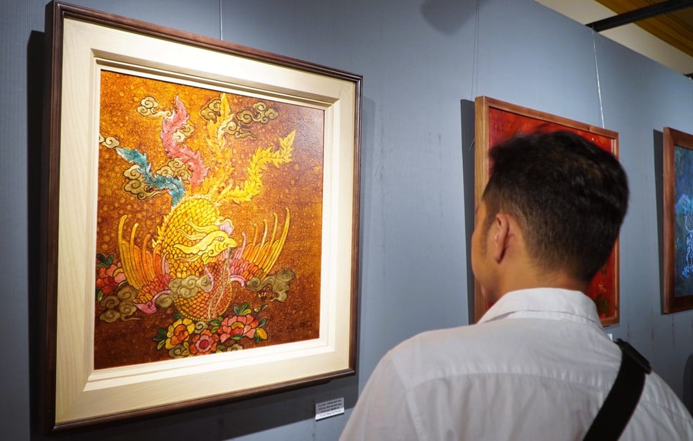 Displaying unique works about the Four Sacred Animals at Hue heritage site - photo 6
