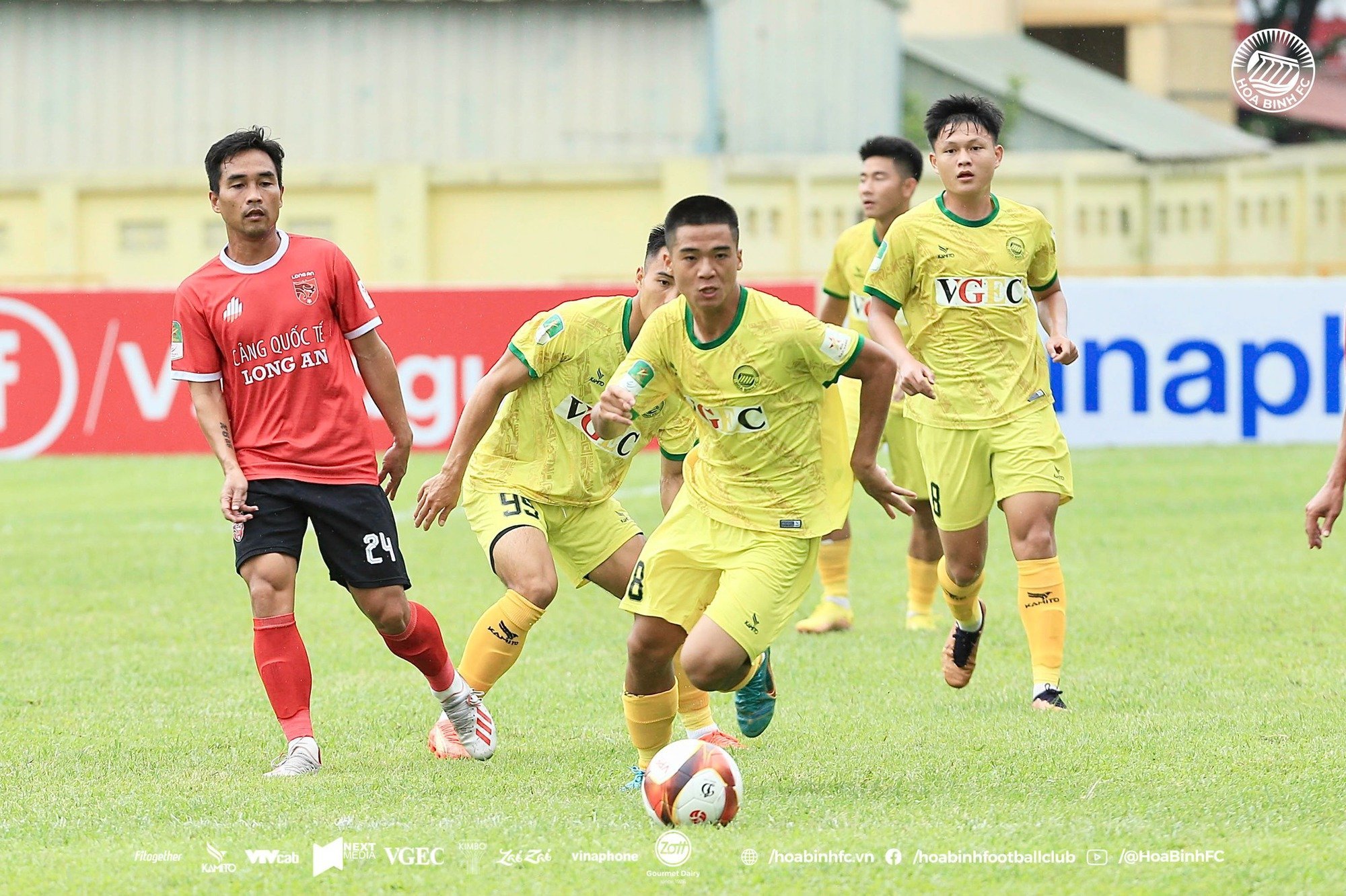 'Siêu nhân' Trần Gia Huy ngày nào, nay đã khoác áo HAGL đá V-League - Ảnh 6.