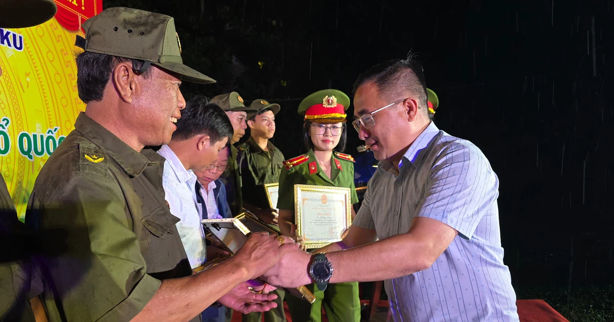 Phường Pleiku khen thưởng 6 tập thể, 23 cá nhân xuất sắc trong phong trào bảo vệ an ninh Tổ quốc