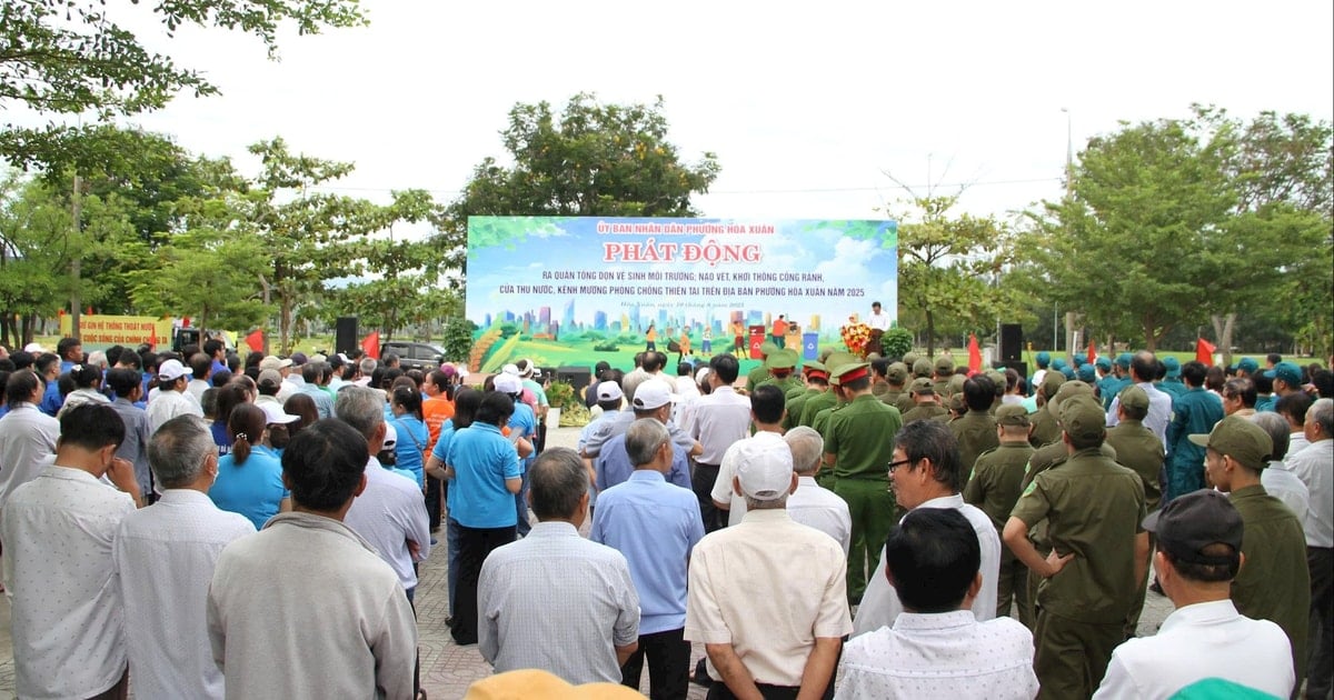 Phường Hòa Xuân ra quân khơi thông hệ thống thoát nước trước mùa mưa