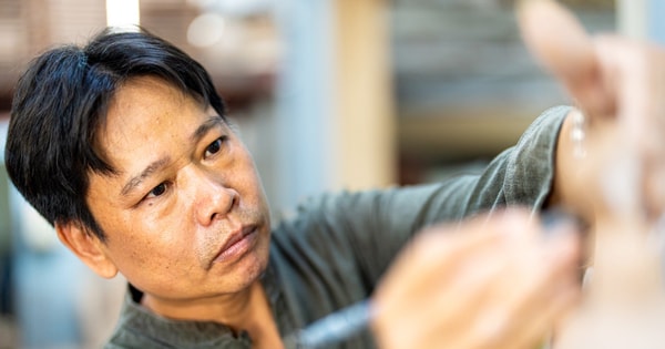 វិចិត្រករ​ល្បីឈ្មោះ Tran Nam Tuoc៖