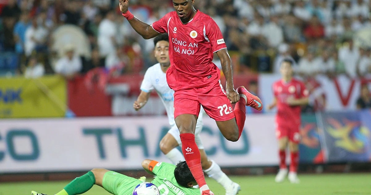 CAHN team defeated Nam Dinh, won the Super Cup: Victory of bravery, what did Dinh Bac say?
