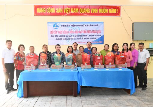 ផ្លាស់ប្តូរកាកសំណល់ប្លាស្ទិកសម្រាប់អំណោយ រួមចំណែកការពារបរិស្ថាន