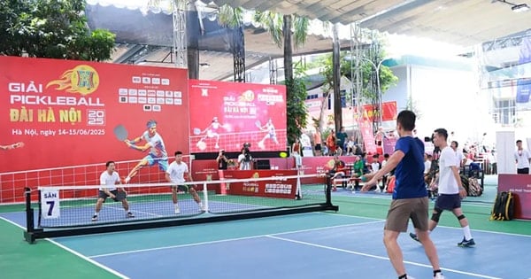 Pickleball movement in Hanoi:
