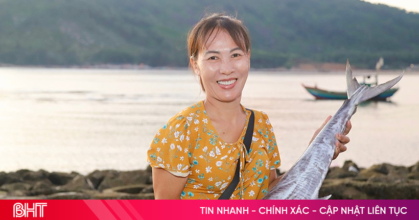 Favorable weather, Ha Tinh fishermen excited to go to sea
