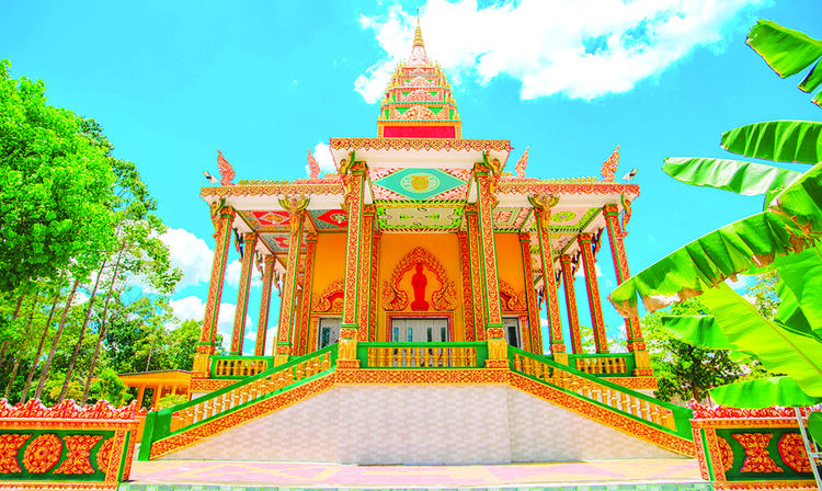 COLORFUL KHMER CULTURE IN GIANG - ភាគ១៖ ដំបូលវត្តខ្មែរ - the soul of phum and soc