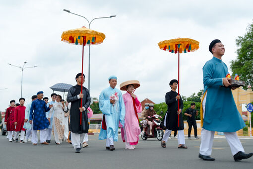 Sacred wedding ceremony in Cao Dai religion