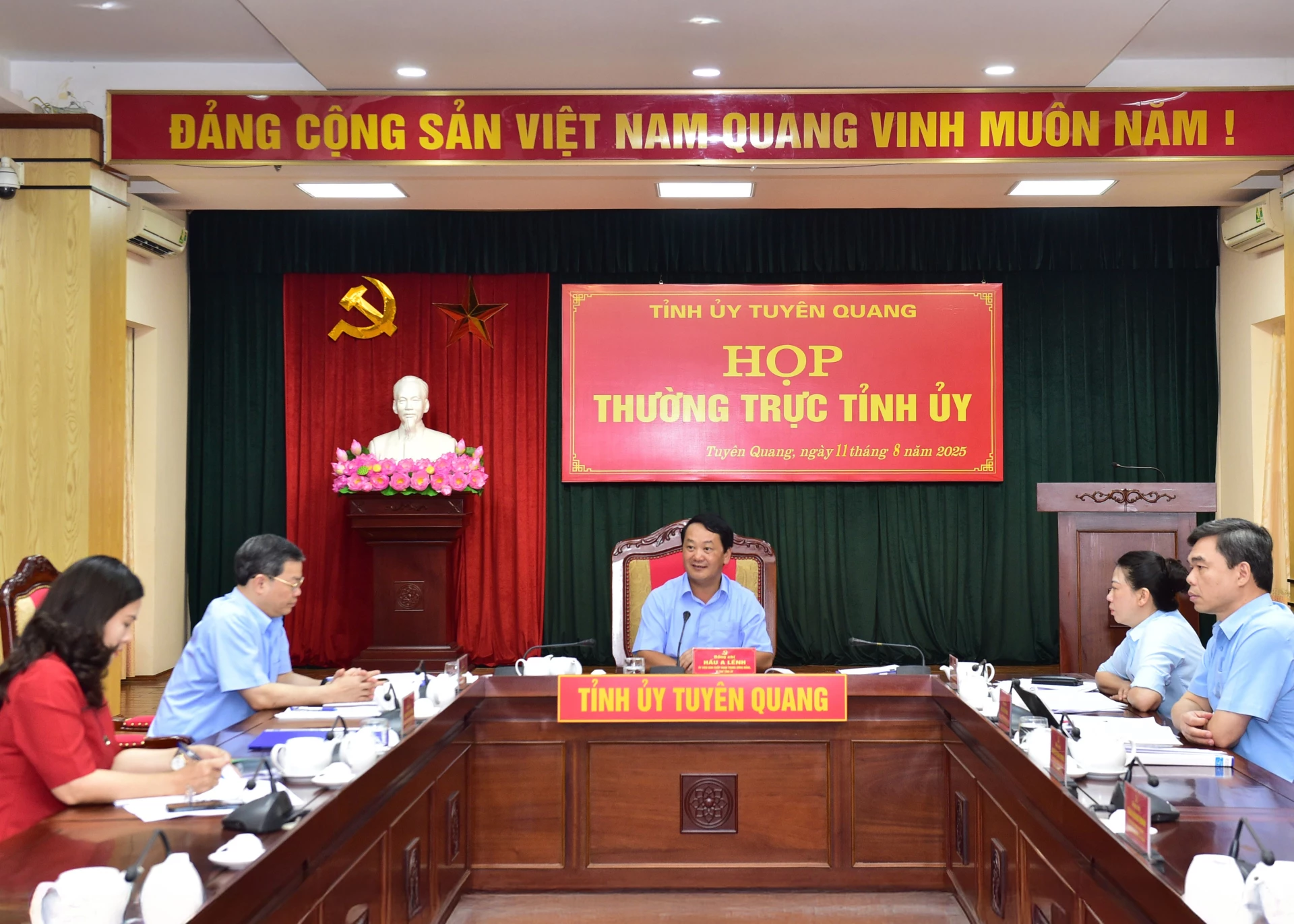 Tập trung lãnh đạo hoàn thành đại hội Đảng bộ xã