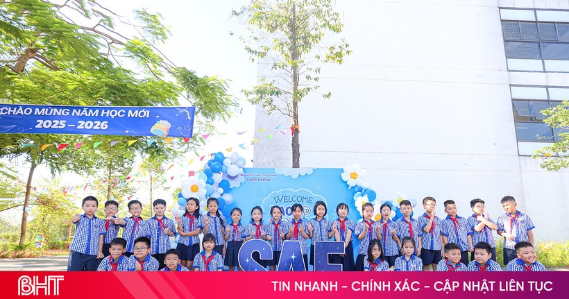 Học sinh Albert Einstein trở lại trường, sẵn sàng cho năm học mới