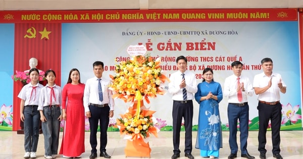 Dương Hòa gắn biển công trình chào mừng Đại hội Đảng các cấp