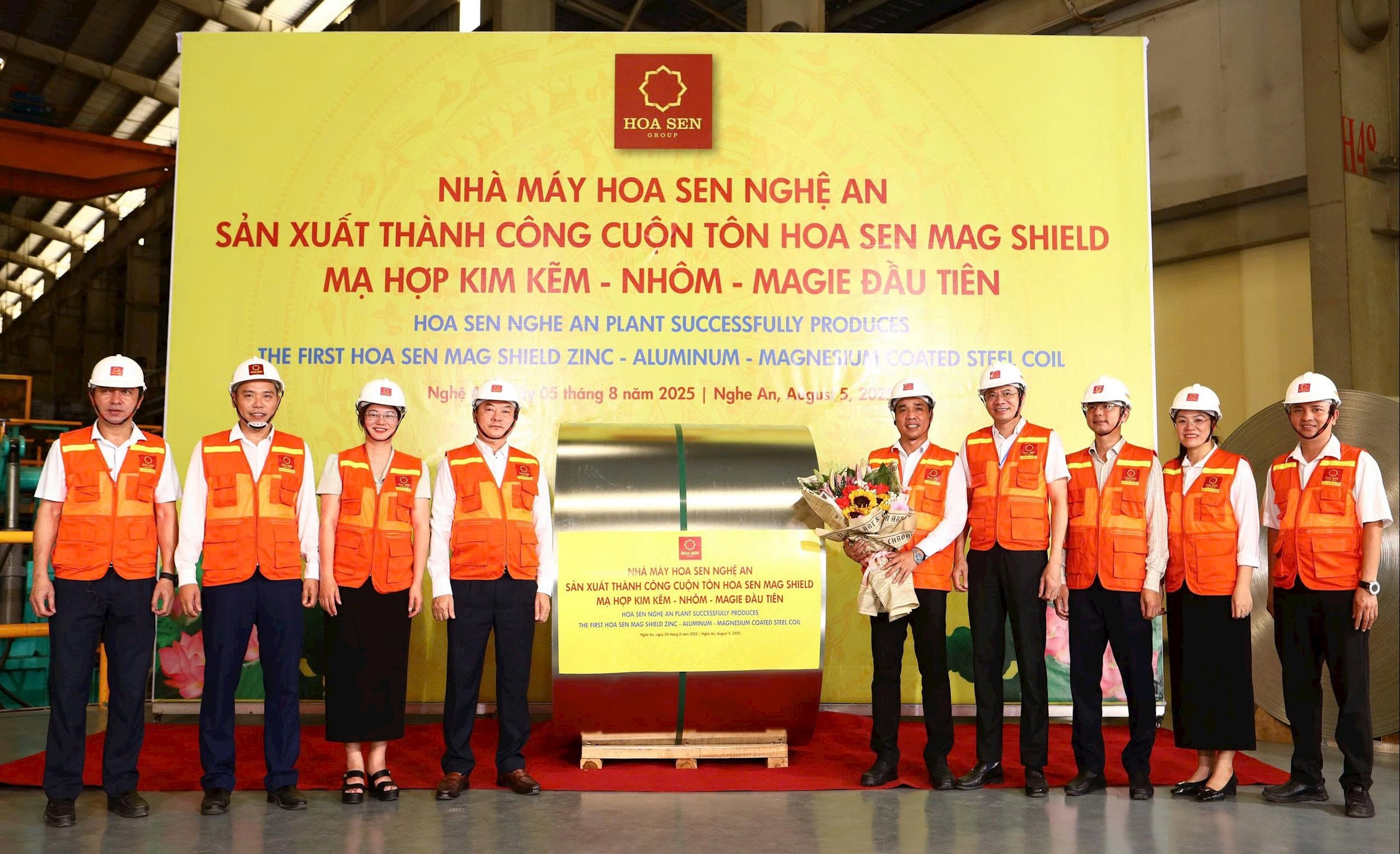 Tập đoàn Hoa Sen sản xuất thành công tôn siêu bền Hoa Sen Mag Shield