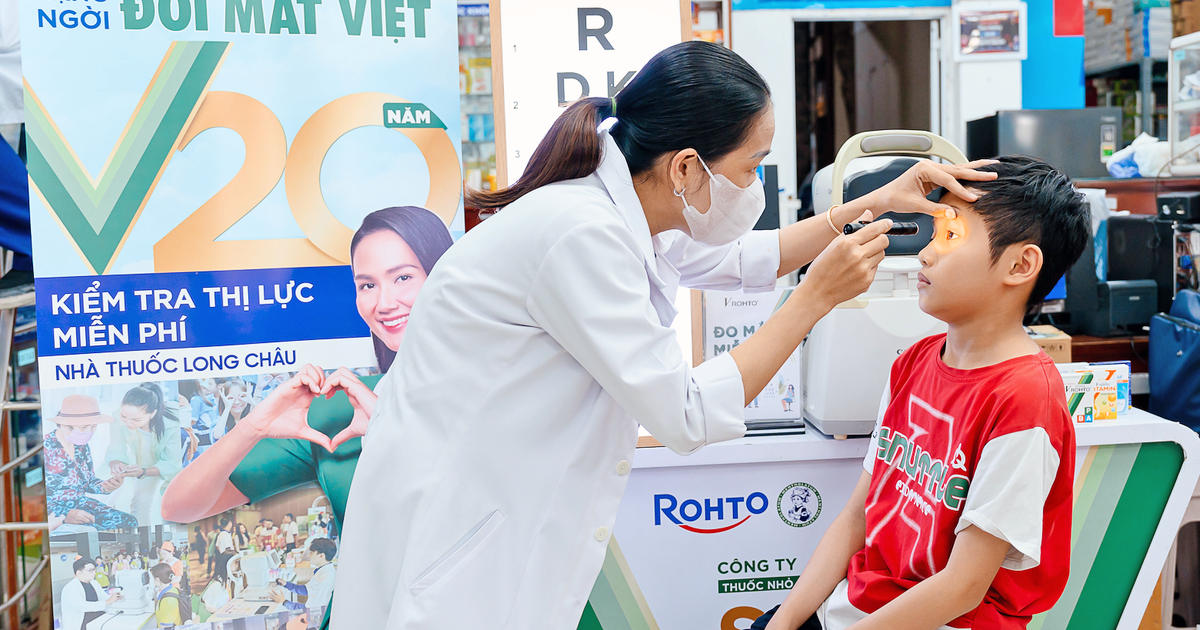 Long Châu và V.Rohto tầm soát thị lực miễn phí - Vì sức khỏe đôi mắt Việt