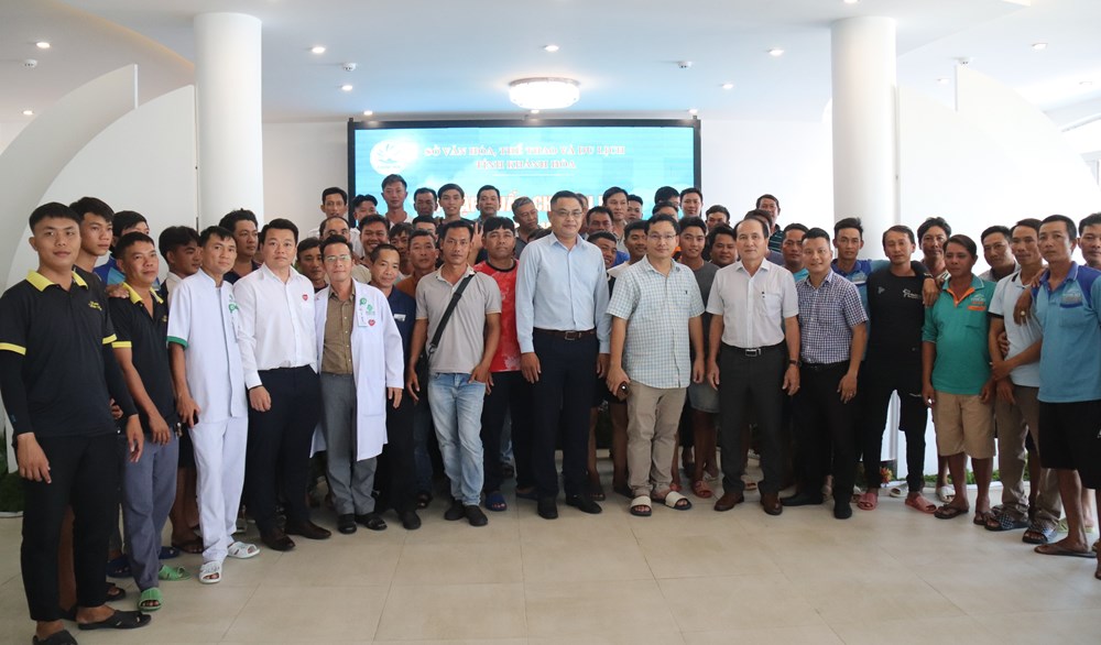 Khánh Hòa: Tổ chức tập huấn bơi lặn và cứu hộ chuyên nghiệp cho hơn 80 học viên