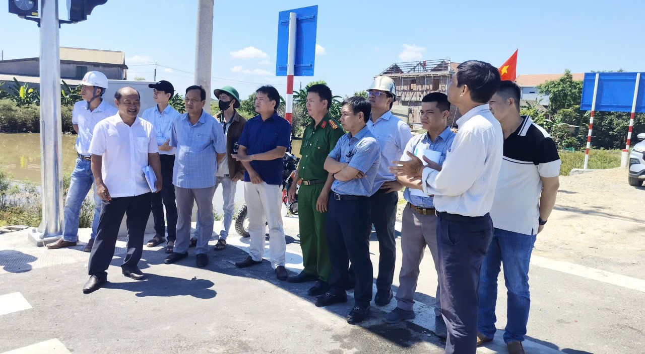 Completar la carretera Phong Dien - Dien Loc antes del 2 de septiembre de este año