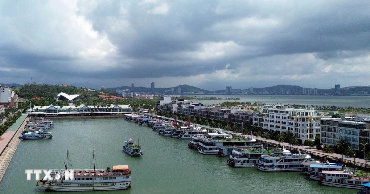 Quảng Ninh khôi phục niềm tin của du khách sau sự cố lật tàu ở vịnh Hạ Long