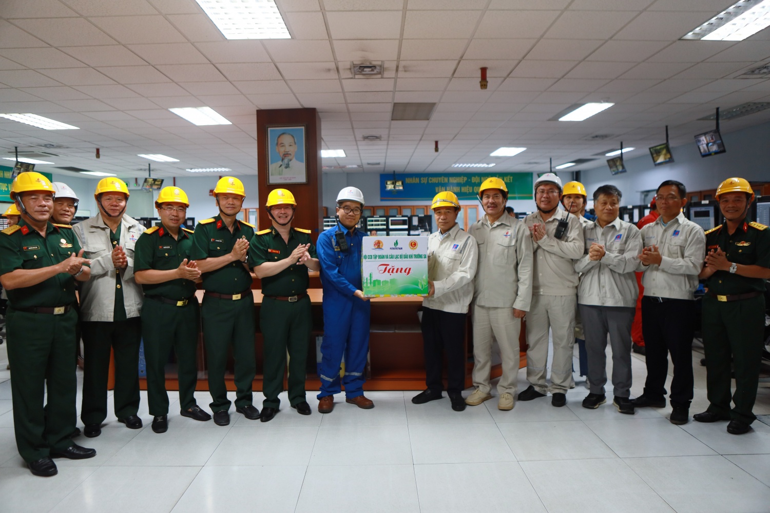 Lan tỏa nghĩa tình Petrovietnam trong hành trình về nguồn tại Quảng Ngãi