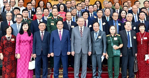 Trí thức, nhà khoa học, văn nghệ sĩ tiếp tục là lực lượng tiên phong mở đường cho dân tộc tiến lên mạnh mẽ