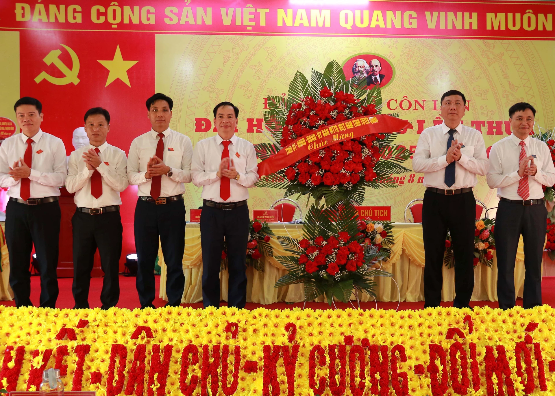 Xây dựng các địa phương phát triển, đáp ứng yêu cầu nhiệm vụ trong tình hình mới