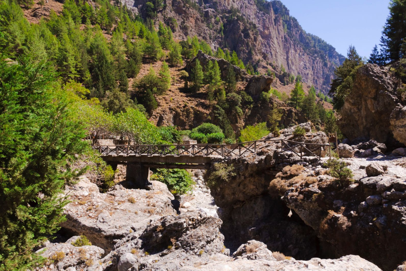 Khám phá hẻm núi Samaria Gorge – Hành trình trekking độc đáo tại Hy Lạp