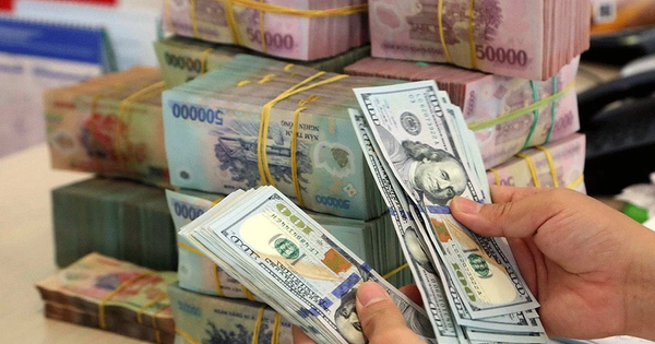 ថ្ងៃទី 12 ខែសីហា៖ អត្រាប្តូរប្រាក់ VND/USD បានកើនឡើងនៅធនាគារជាច្រើន។