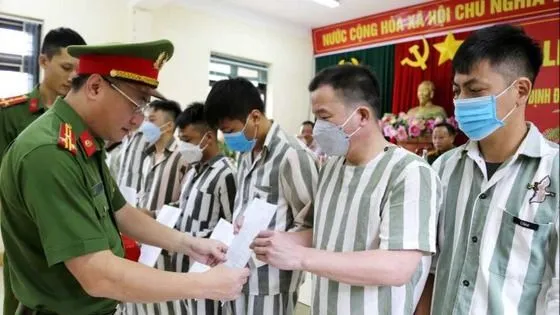 Tránh khai thác sâu đời tư người được đặc xá