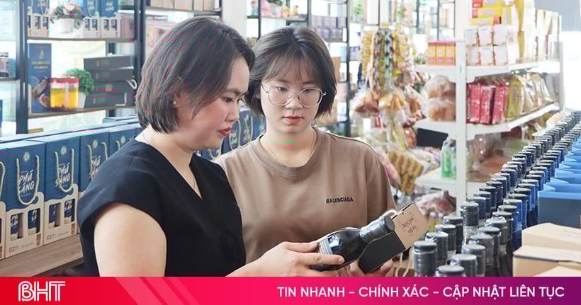 La Cooperativa Ha Tinh acelera la producción para atender los mercados nacionales y de exportación.