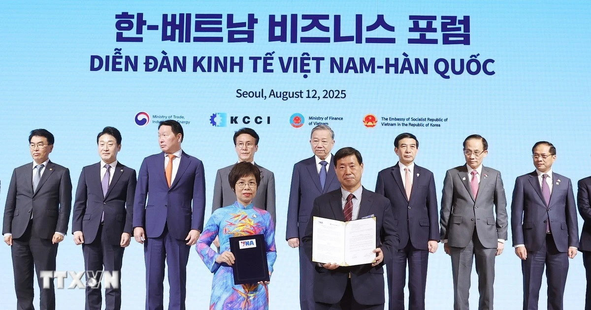 TTXVN trao đổi Thỏa thuận hợp tác nghiệp vụ với hãng thông tấn Yonhap