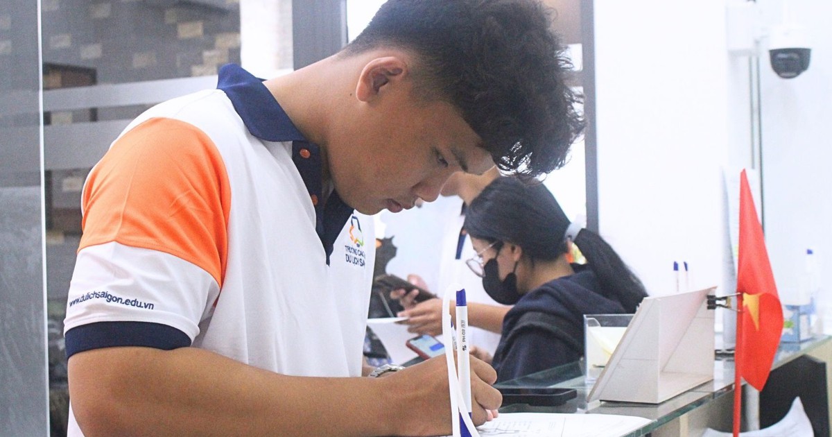 Không chờ xét tuyển ĐH, nhiều thí sinh ‘chốt’ học CĐ sớm