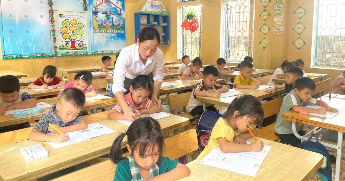 Trường TH&THCS Đông Cuông triển khai dạy tiếng Việt cho trẻ em người dân tộc thiểu số trước khi vào lớp 1