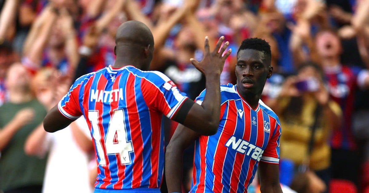 Crystal Palace nhận tin buồn sau khi đoạt Siêu cúp Anh
