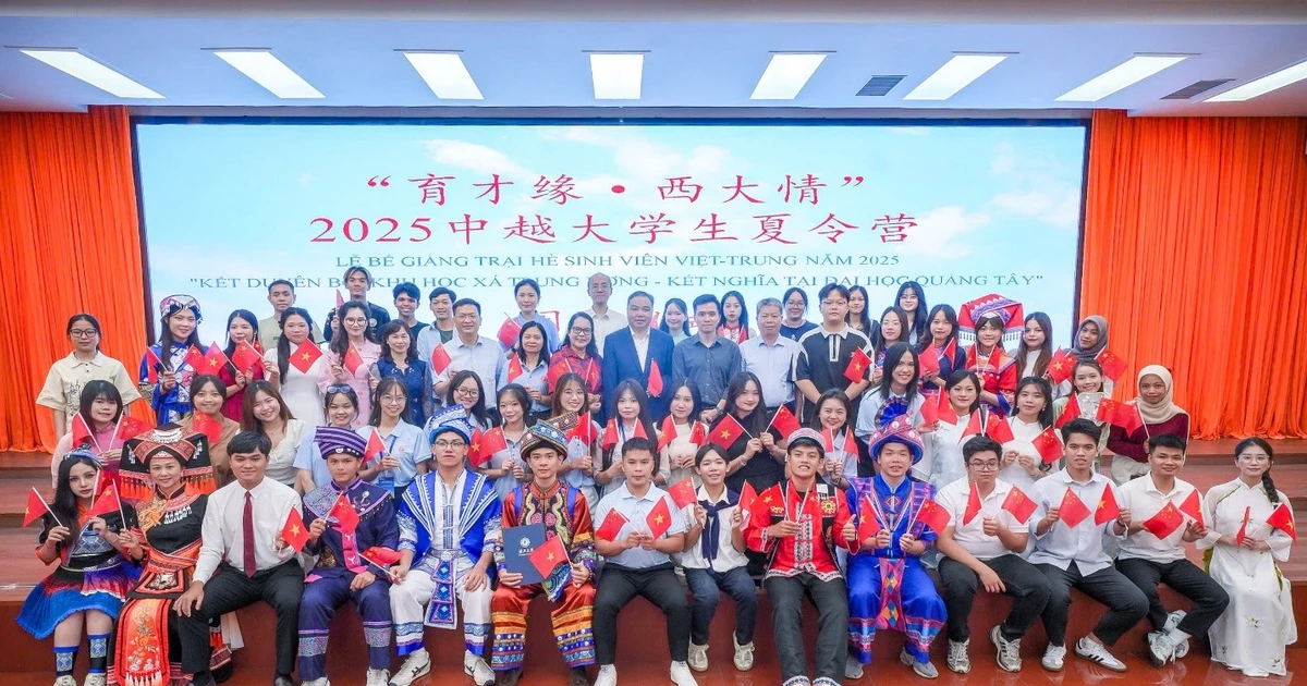 Sinh viên UEF đón hè bằng những chuyến học tập quốc tế liên tục
