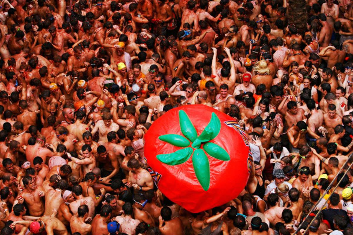 Tham gia lễ hội La Tomatina: Sắc mới tươi mới của Tây Ban Nha