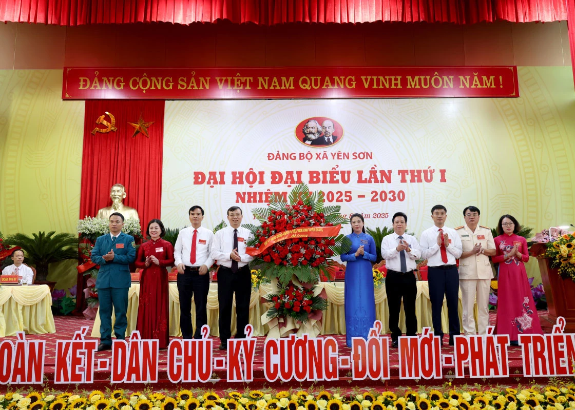 Đồng chí Phó Bí thư Thường trực Tỉnh ủy Lê Thị Kim Dung: Phấn đấu xây dựng Yên Sơn trở thành xã phát triển trong tốp đầu của tỉnh