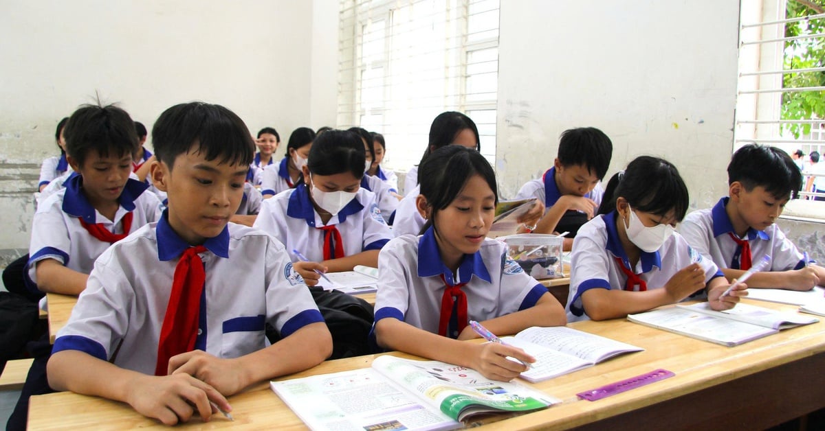 Lãnh đạo Sở Giáo dục và Đào tạo Khánh Hòa nói gì về quy định thống nhất đồng phục học sinh?
