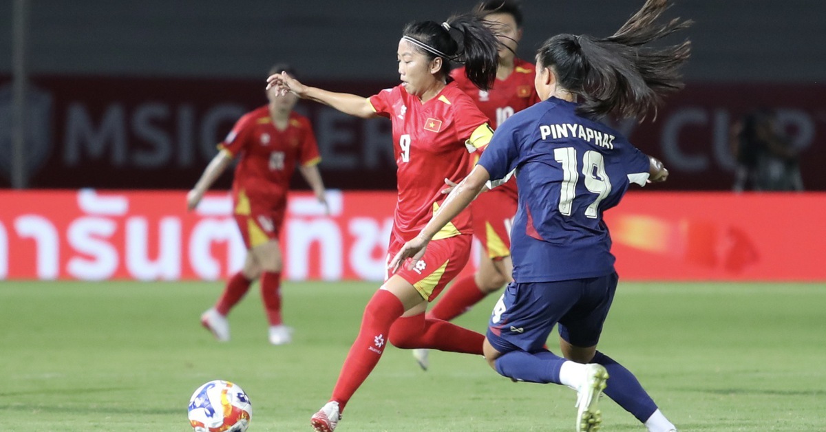 Tuyển nữ Việt Nam - Thái Lan (hiệp 1) 1-0: Thu Thảo mở tỷ số